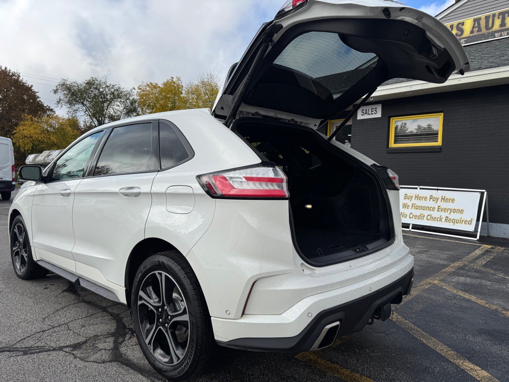 2020 Ford Edge Image 8