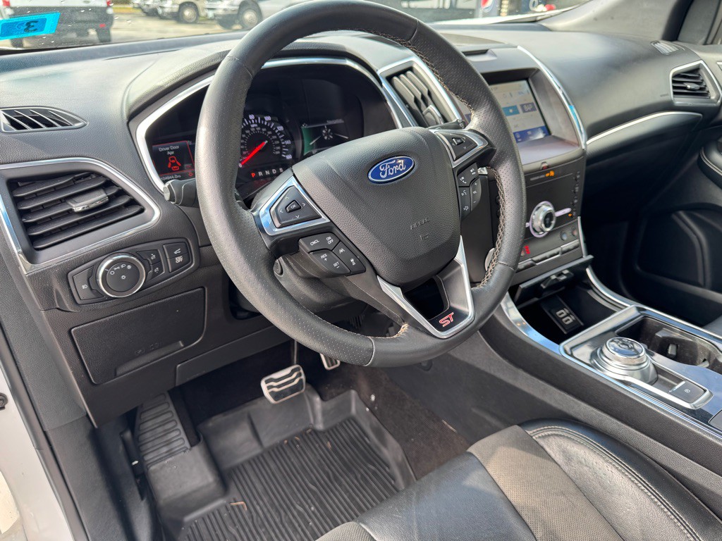2020 Ford Edge Image 10