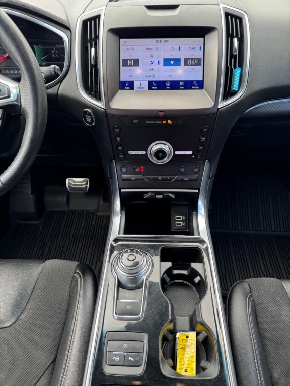 2020 Ford Edge Image 15