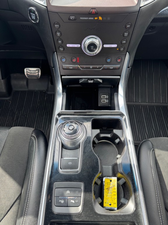 2020 Ford Edge Image 16