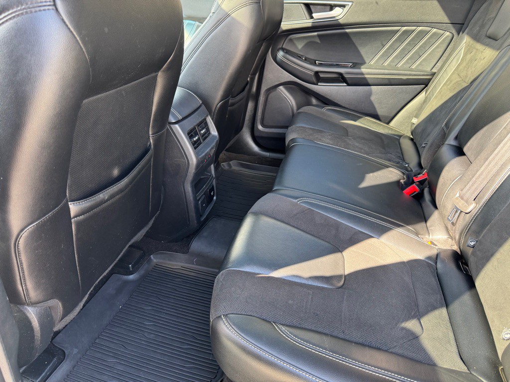 2020 Ford Edge Image 20