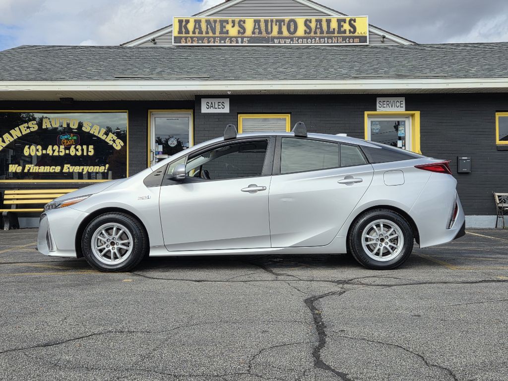 2021 Toyota Prius Image 1