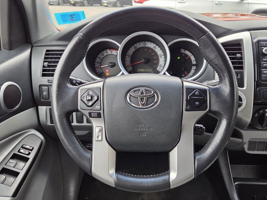 2015 Toyota Tacoma Image 13