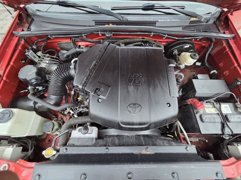 2015 Toyota Tacoma Image 24