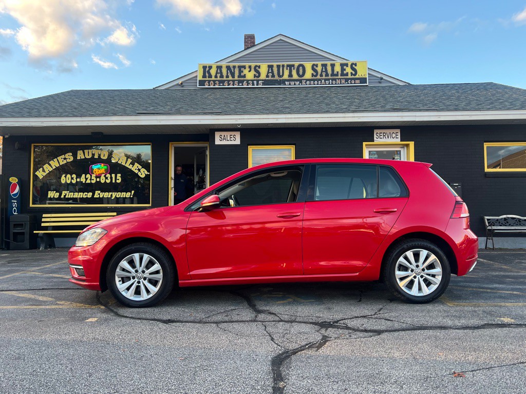 2018 Volkswagen Golf Image 1