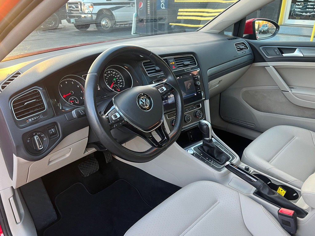 2018 Volkswagen Golf Image 12