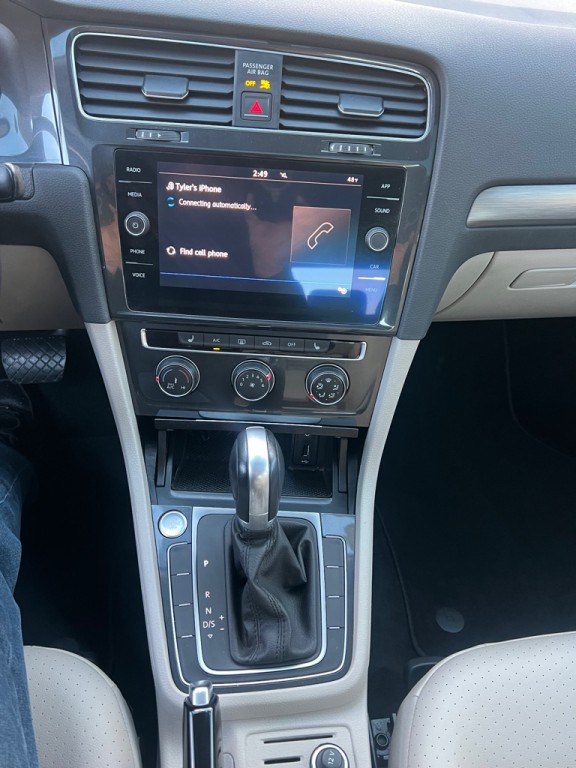 2018 Volkswagen Golf Image 17