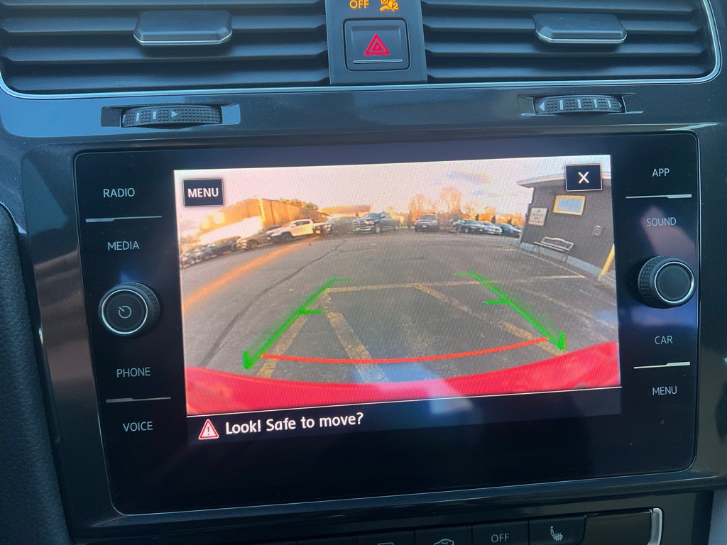 2018 Volkswagen Golf Image 18