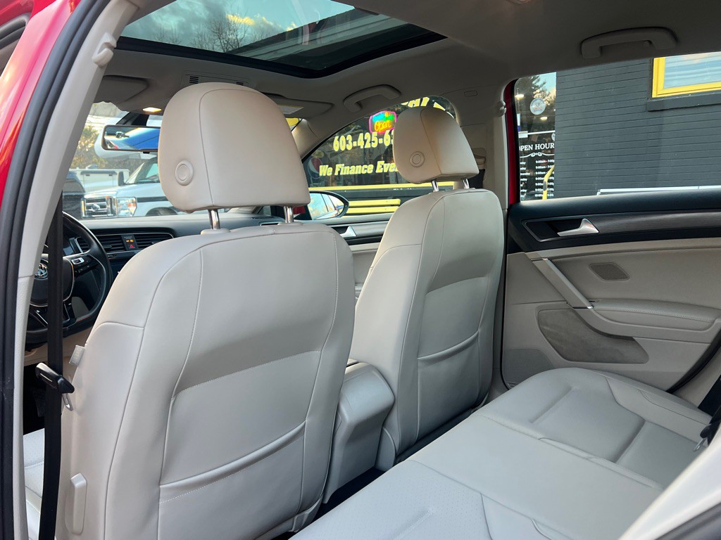 2018 Volkswagen Golf Image 21