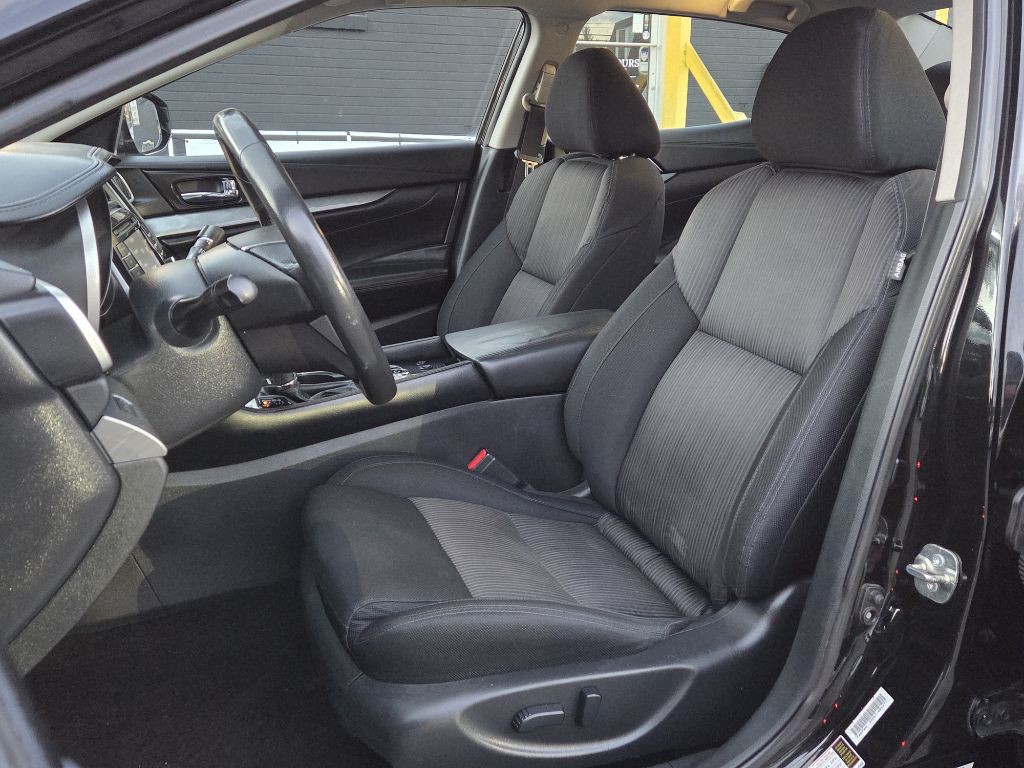 2018 Nissan Maxima Image 10