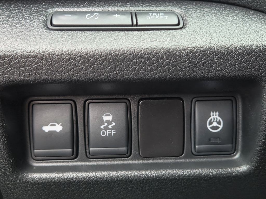 2016 Nissan Altima Image 18