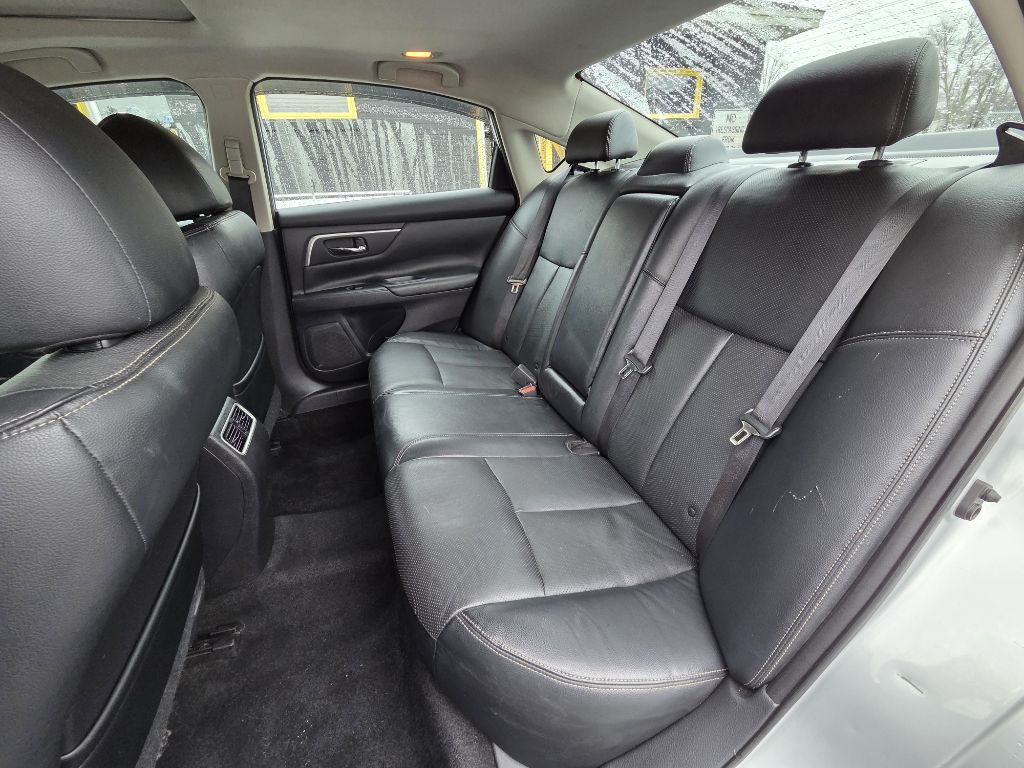 2016 Nissan Altima Image 20