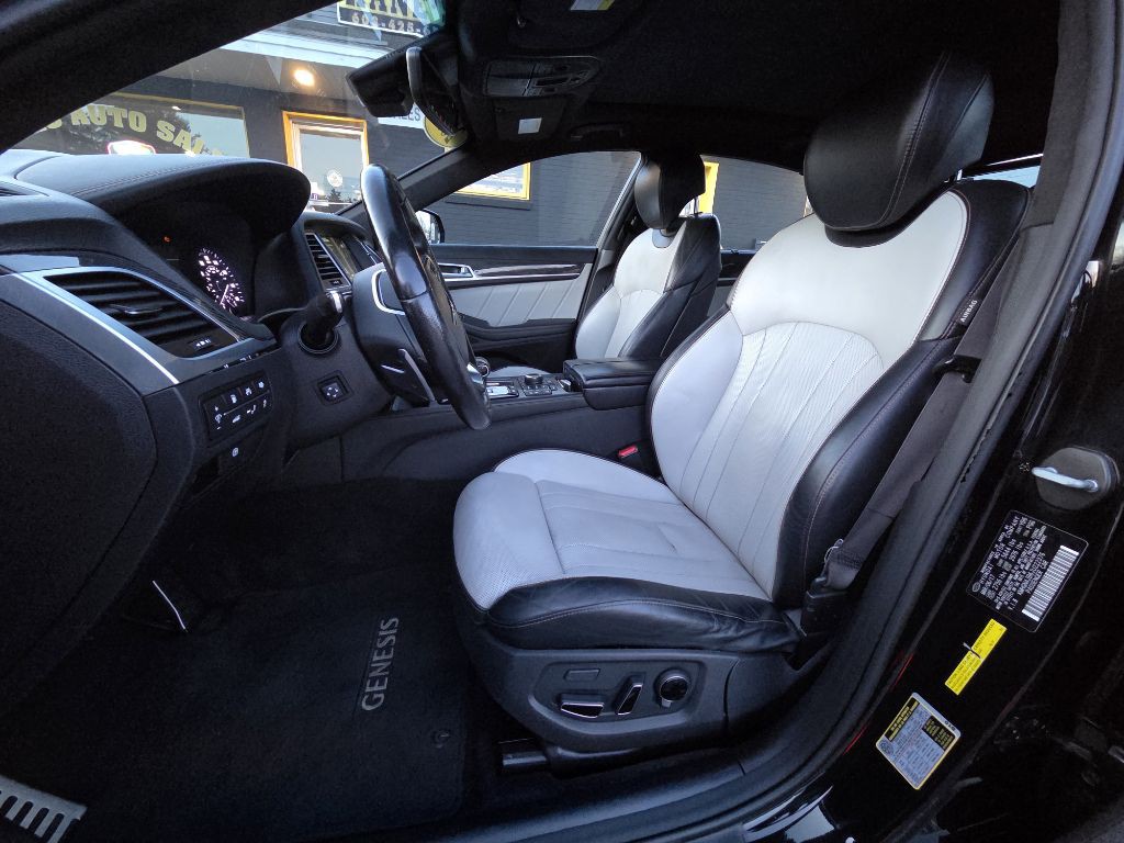 2018 Genesis G80 Image 10