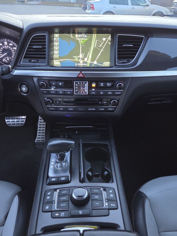 2018 Genesis G80 Image 15