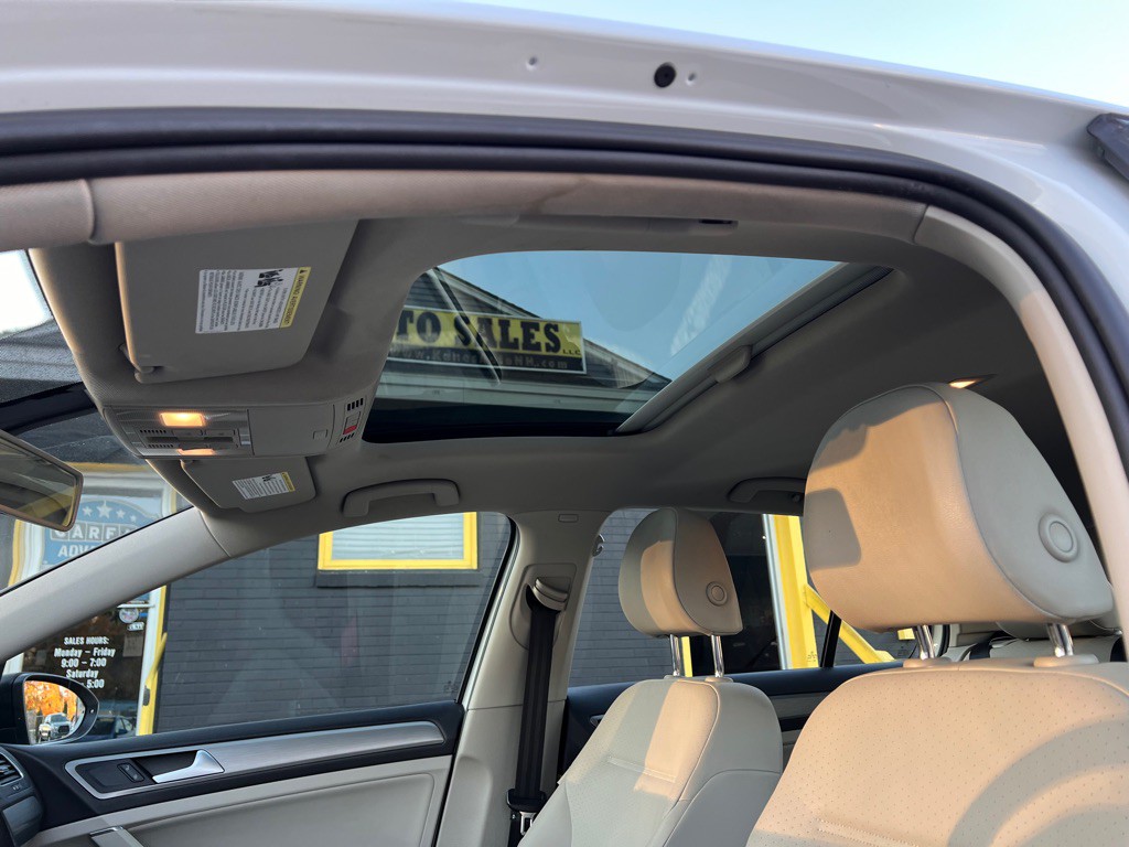 2015 Volkswagen Golf Image 12