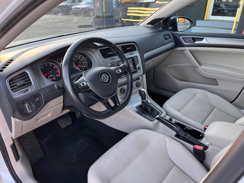 2015 Volkswagen Golf Image 13