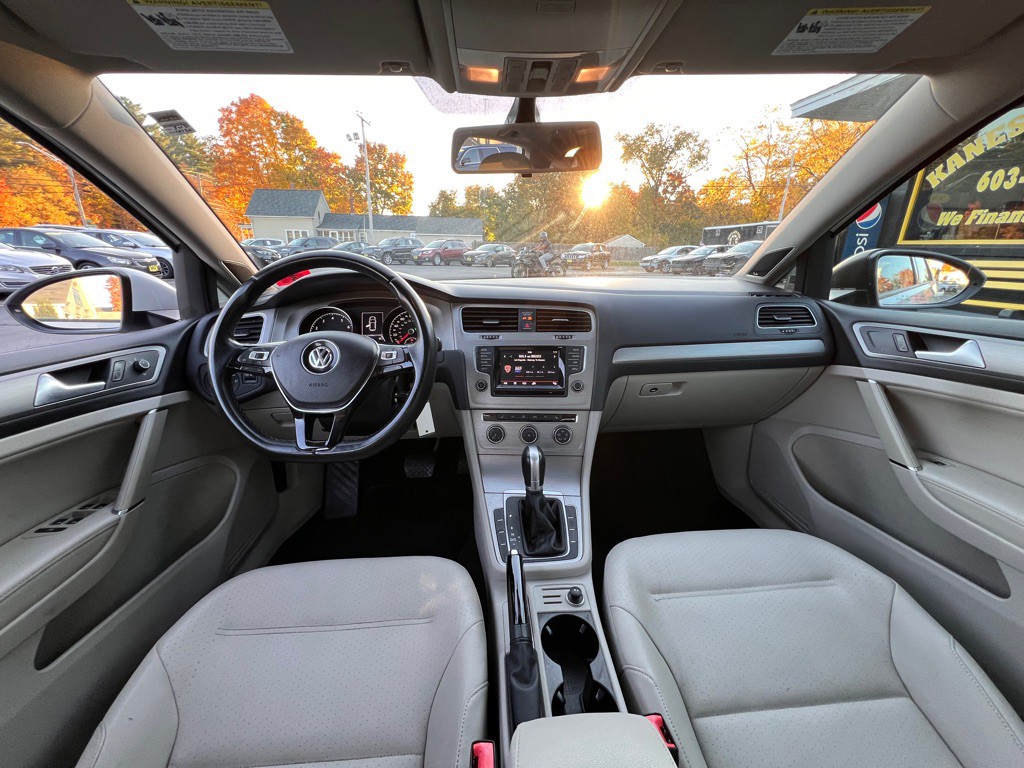 2015 Volkswagen Golf Image 14