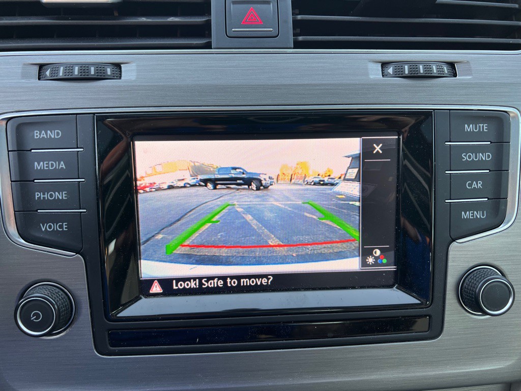 2015 Volkswagen Golf Image 18