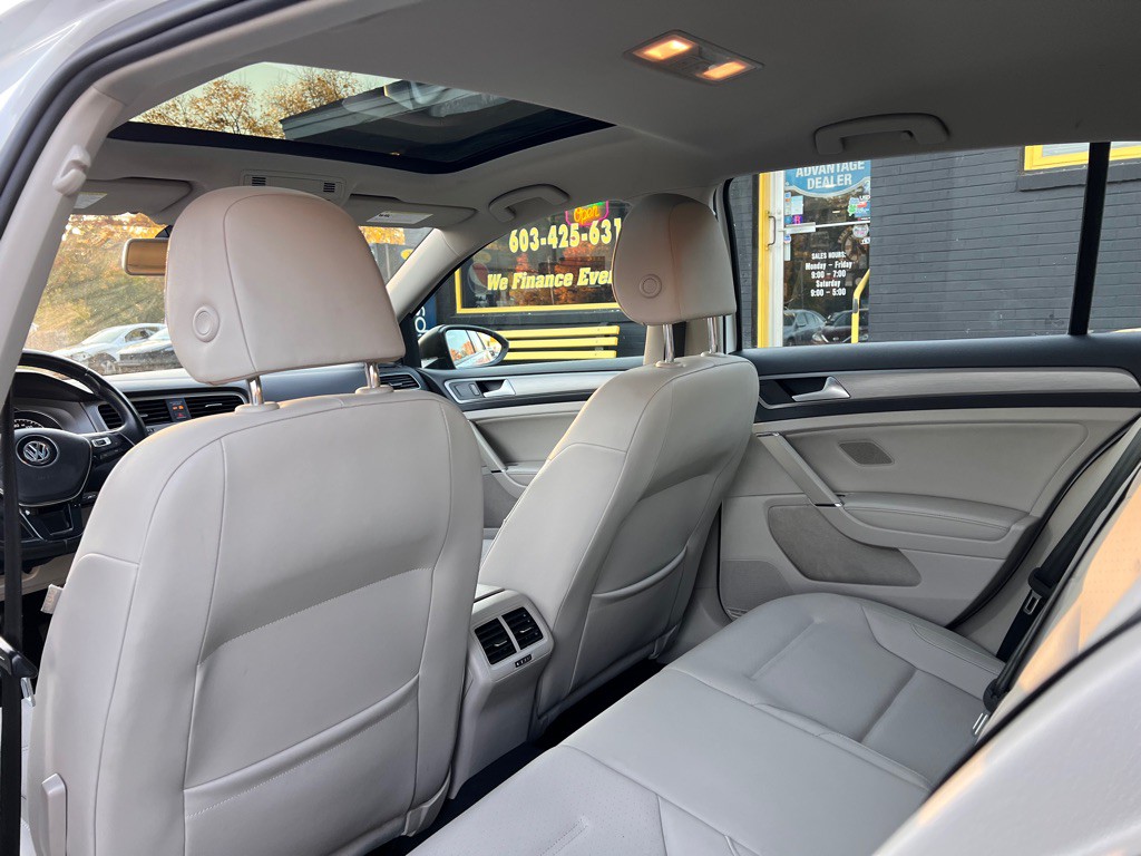 2015 Volkswagen Golf Image 20