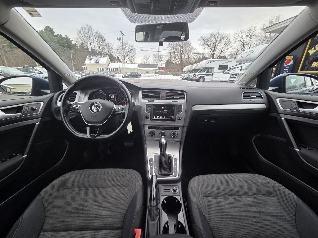 2016 Volkswagen Golf Image 11
