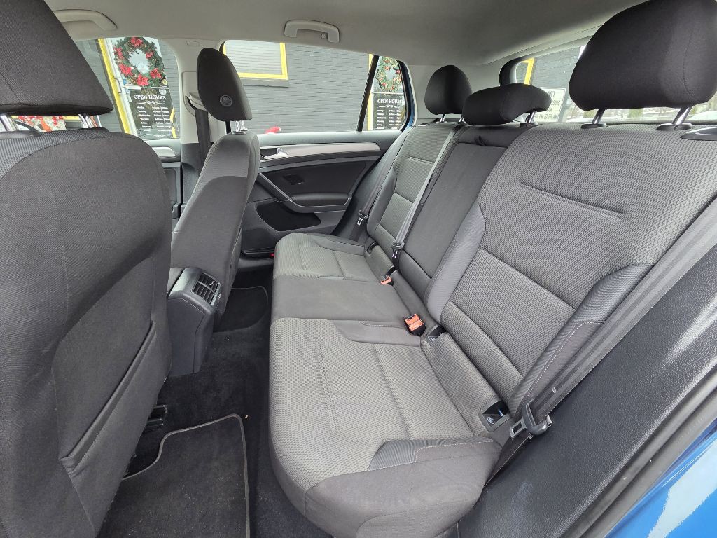 2016 Volkswagen Golf Image 18
