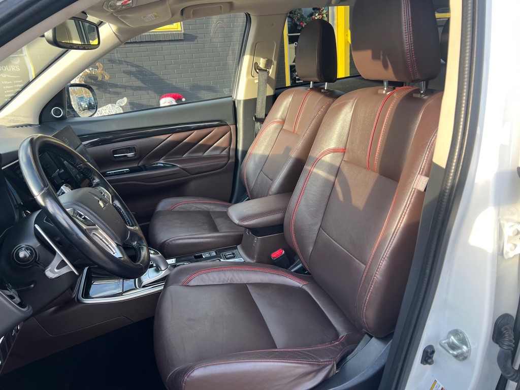 2018 Mitsubishi Outlander Image 13