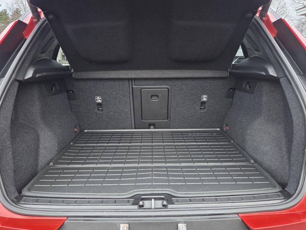 2022 Volvo XC40 Image 8