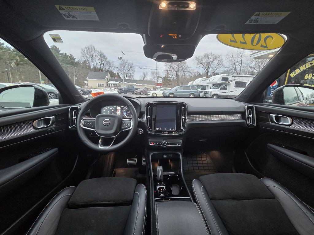 2022 Volvo XC40 Image 12