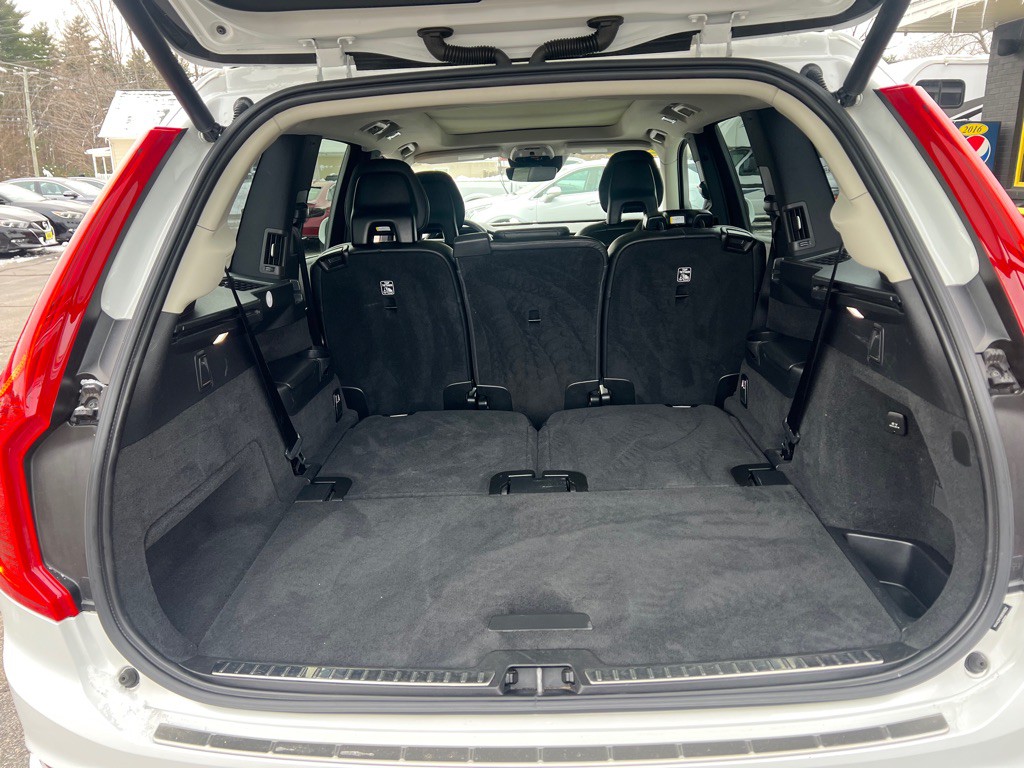 2022 Volvo XC90 Image 10