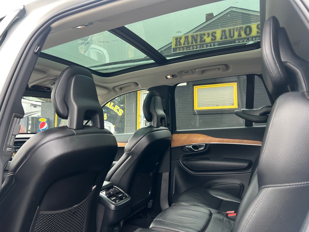 2022 Volvo XC90 Image 21