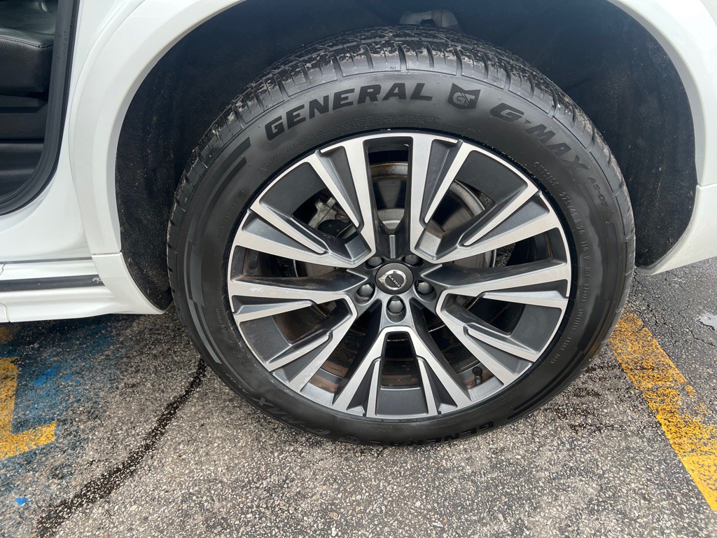 2022 Volvo XC90 Image 23