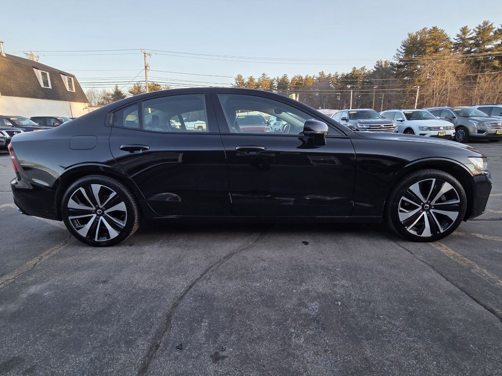 2022 Volvo S60 Image 9