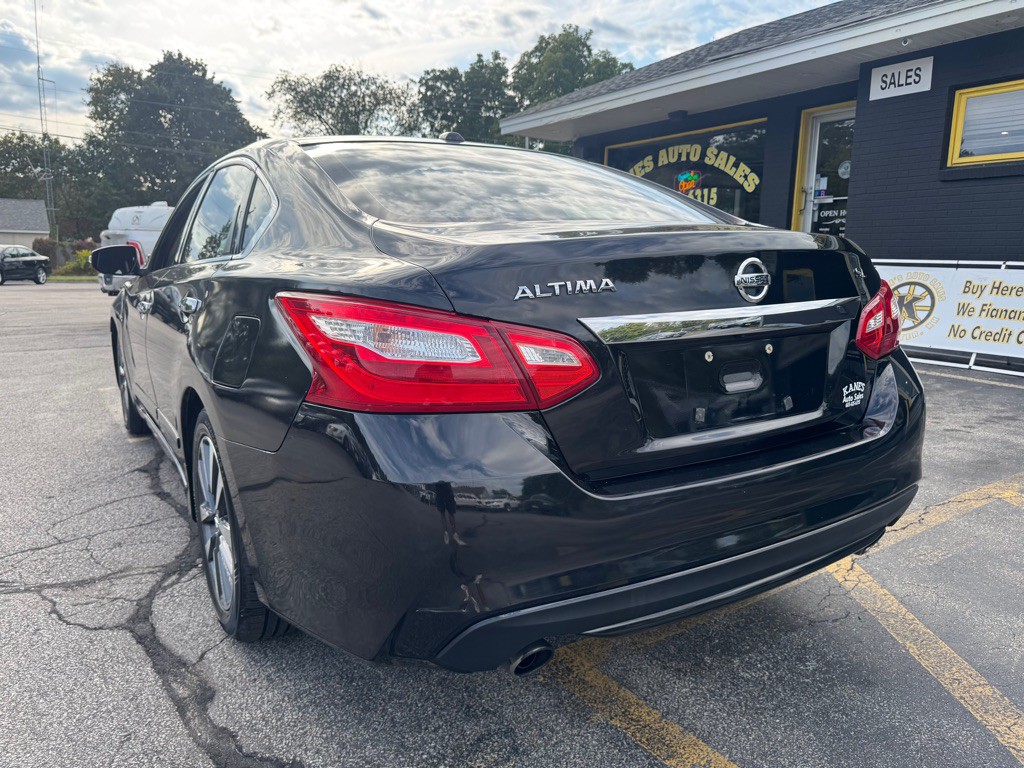 2016 Nissan Altima Image 8