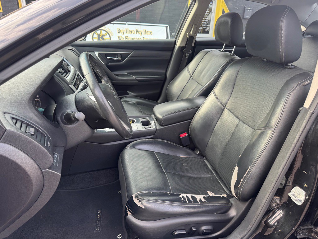 2016 Nissan Altima Image 11