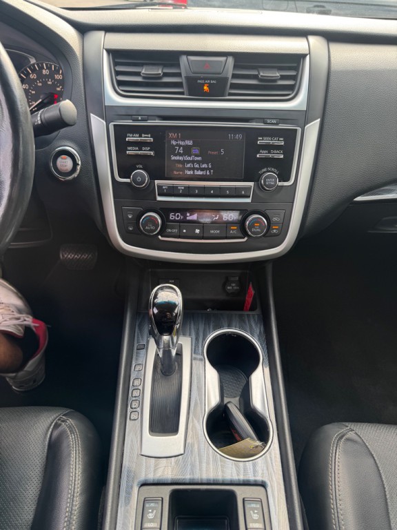 2016 Nissan Altima Image 16
