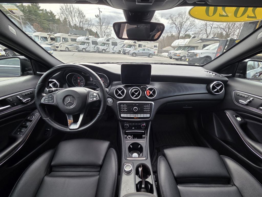 2020 Mercedes-Benz GLA-Class Image 12