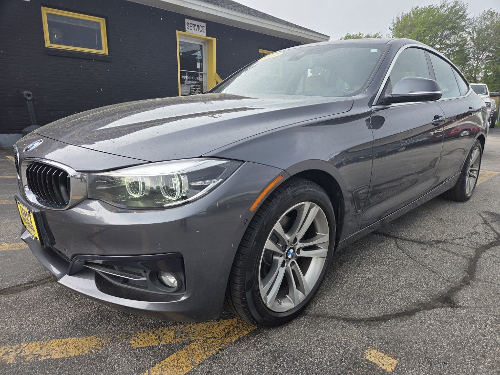 2017 BMW 3 Series Image 2