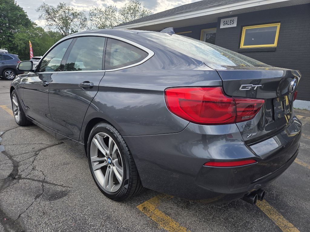 2017 BMW 3 Series Image 5