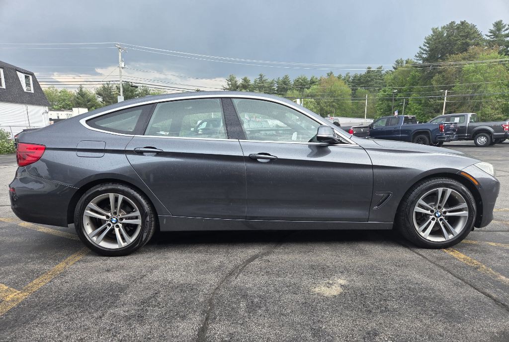 2017 BMW 3 Series Image 9