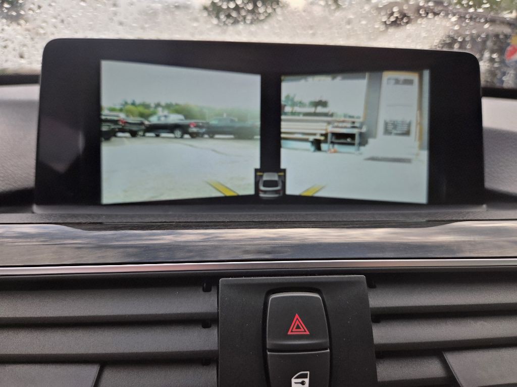 2017 BMW 3 Series Image 19