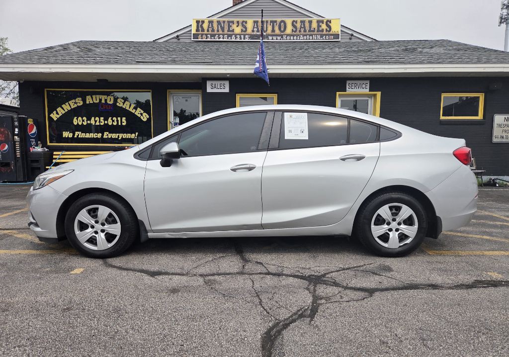 2018 Chevrolet Cruze Image 1