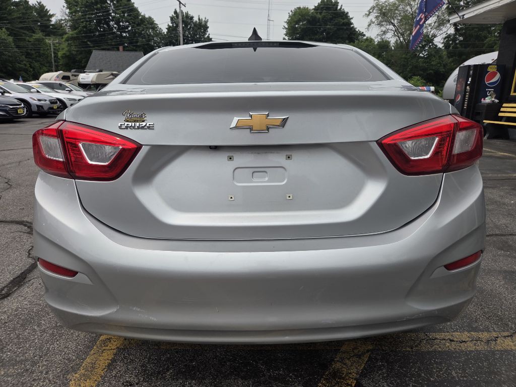 2018 Chevrolet Cruze Image 7