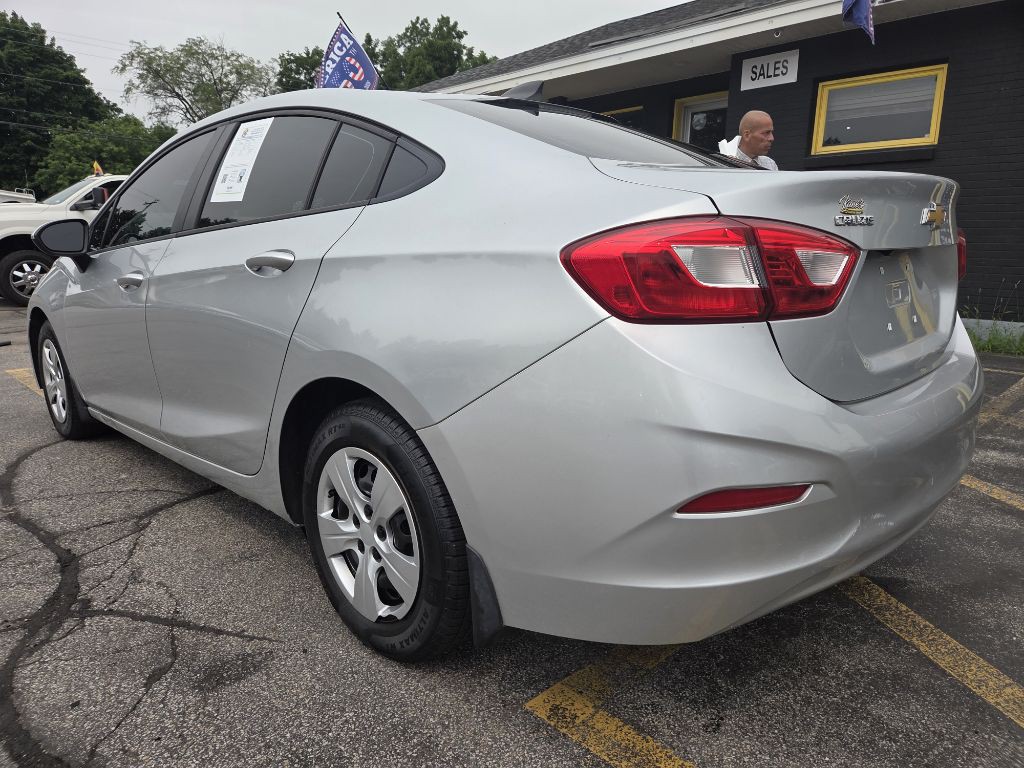2018 Chevrolet Cruze Image 8