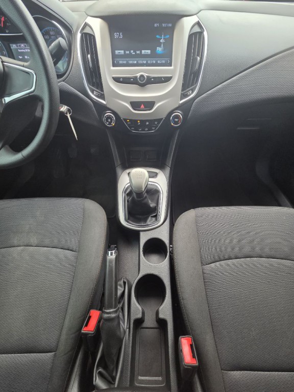 2018 Chevrolet Cruze Image 13