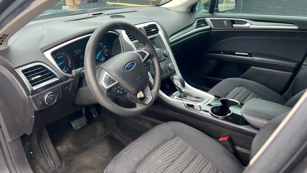 2016 Ford Fusion Image 10