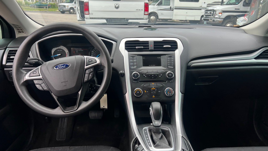 2016 Ford Fusion Image 11