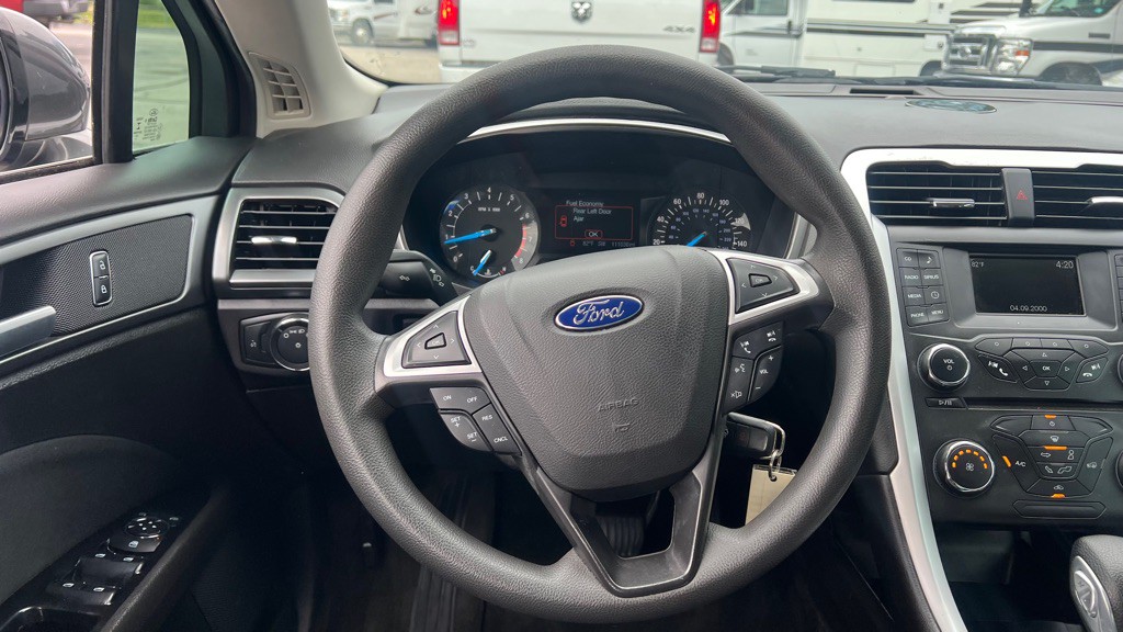 2016 Ford Fusion Image 12