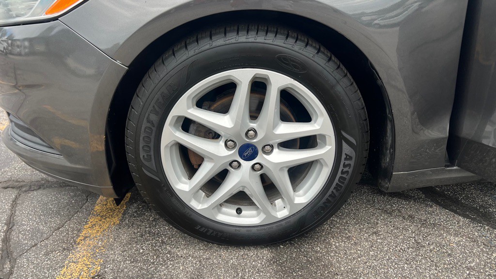 2016 Ford Fusion Image 19