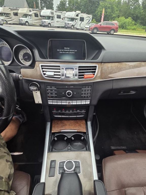 2016 Mercedes-Benz E-Class Image 15