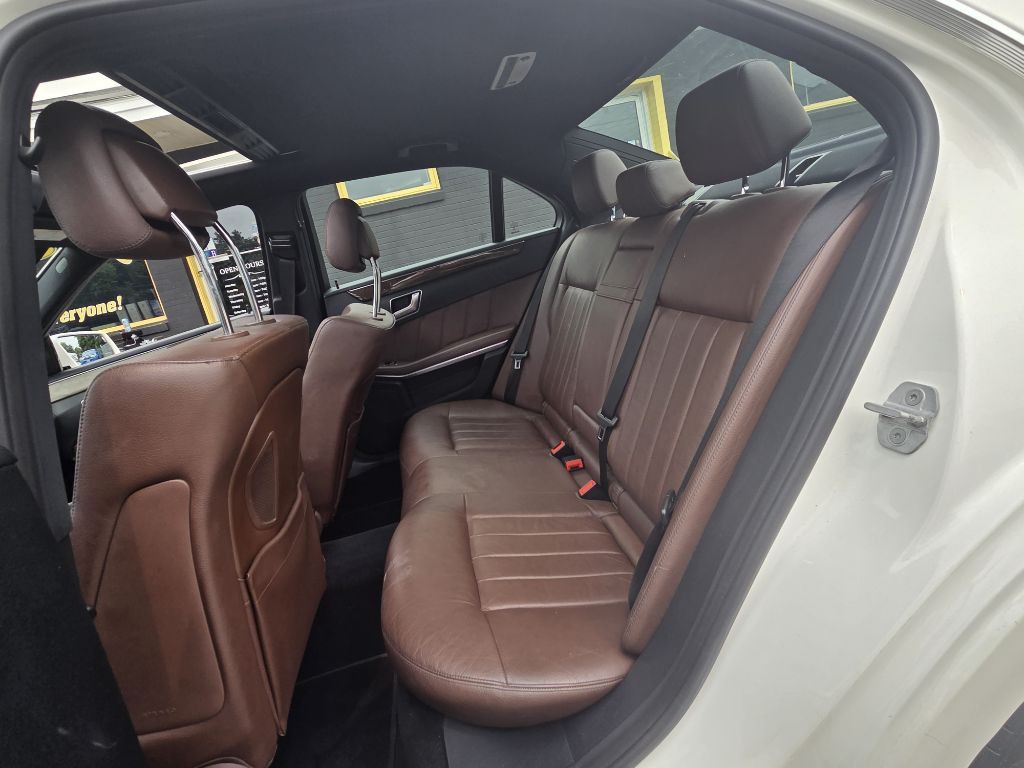 2016 Mercedes-Benz E-Class Image 21
